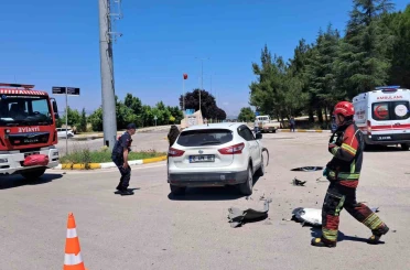 Balıkesir’de kampüs girişinde çarpışan araçlardaki 2 öğrenci yaralandı 
