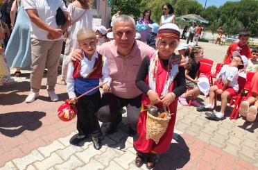 Balıkesir’de miniklerin geri dönüşüm defilesi ilgi gördü 