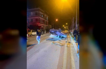 Balıkesir’de takla atan otomobildeki 2 kişi yaralandı 