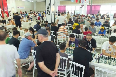 Balıkesir’de Uluslararası Burhaniye Ören Açık Satranç Turnuvası başladı 