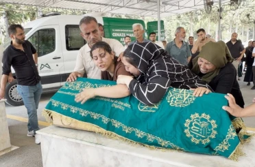 Balkonda akıma kapılarak ölen 1,5 yaşındaki Yamaç Ali son yolculuğuna uğurlandı 