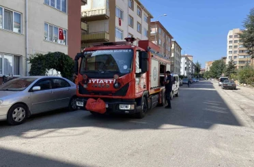 Balkonda alevlenen piknik tüpü sebebiyle yangın çıktı 