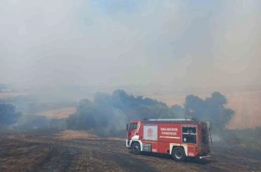 Bandırma’da 4 ayrı noktada başlayan arazi yangını söndürüldü 