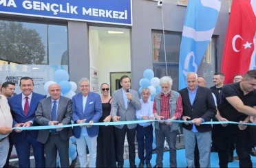 Bandırma’da gençlik merkezi hizmete açıldı 
