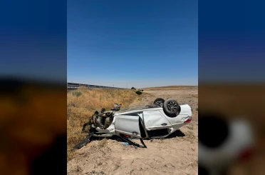 Bariyerlere çarpan otomobil takla attı: 5 yaralı