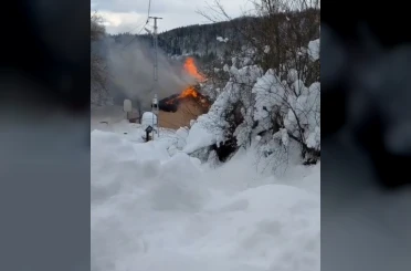 Bartın’da 1125 metre rakımda çıkan ev yangını korkuttu 