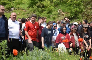 Bartın’da gençler ilk kez aşk acısını dindiren şelaleyi gördü 