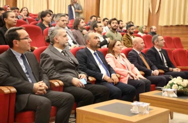 BARÜ yapay zekâ eğitimleriyle dijital dönüşüme katkı sunuyor 