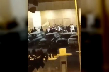Başakşehir’de iki grup birbirine girdi: Sopa ve flama direkleriyle saldırdılar 