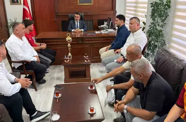 Başarılı güreşçiler Kaymakam Köksal’ı ziyaret etti

