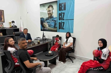 Başarılı sporculardan Beylikova Gençlik ve Spor İlçe Müdürü Gülmez’e ziyaret 