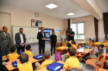 Başiskele’de 2 bin 124 birinci sınıf öğrencisine kırtasiye desteği 