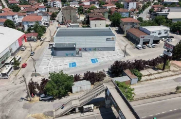 Başiskele’de inşa edilen yeni spor salonu açılış için gün sayıyor 