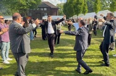Başkan Akın Almanya’daki hemşehrileriyle hasret giderdi 