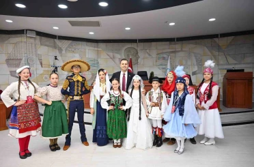 Başkan Akın, dünya çocuklarını ağırladı 