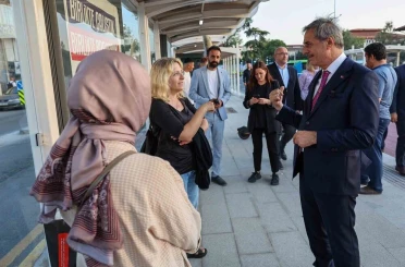 Başkan Alemdar, vatandaş ile birlikte Metrobüs yolculuğu yaptı 