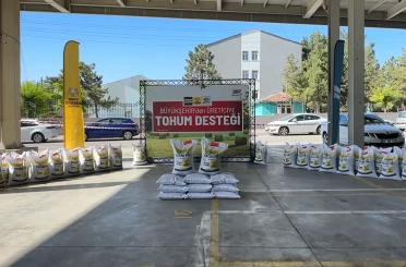Başkan Altay, tohum teslim programında çiftçilerle bir araya geldi