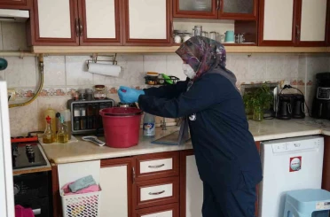 Başkan Balaban talimat verdi yaşlı kadının evi pırıl pırıl yapıldı 