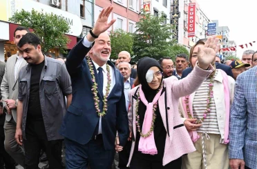 Başkan Başdeğirmen: "Gül festivalimizi birlik ve beraberlik içinde dünyaya tanıttık" 