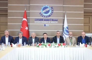 Başkan Büyükkılıç, Kayseri Sanayi Odası’nda istişare toplantısına katıldı 