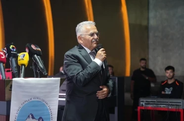 Başkan Büyükkılıç’tan 8. Kayserililer Zirvesi’nde birlik, beraberlik ve dayanışma vurgusu 