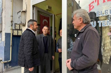 Başkan Çetinkaya, vatandaşların taleplerini dinliyor 