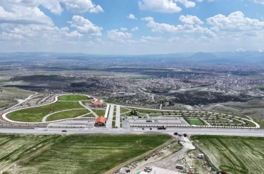 Başkan Çolakbayrakdar: "Erciyes manzaralı millet bahçesi, doğa, manzara ve huzurun buluştuğu yer" 