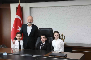 Başkan Çolakbayrakdar: "Her evladımızın mutlu olduğu bir şehir için çalışıyoruz" 