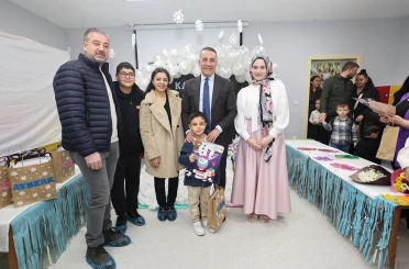 Başkan Dursun çocukların karne heyecanını paylaştı 
