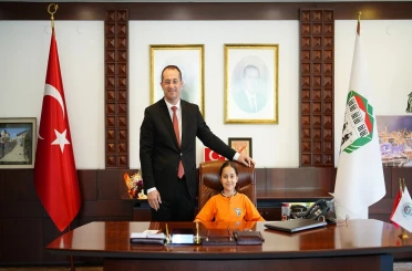Başkan Ekim koltuğunu miniklere devretti 