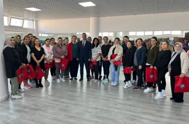 Başkan Ercan’dan sabah sporuna katılan kadınlara sürpriz hediye 