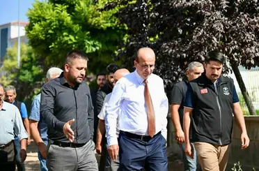 Başkan Geçit, Çavuşoğlu mahallesindeki asfalt serim çalışmalarını inceledi
