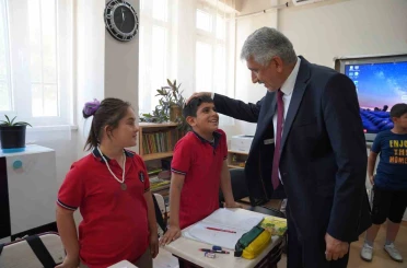 Başkan Hallaç’tan özel öğrencilere anlamlı ziyaret 
