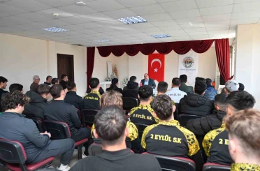 Başkan Hamamcı sporcularla buluştu 