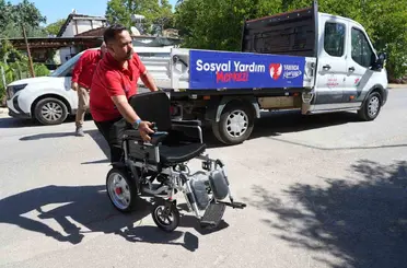 Başkan Kocagöz engelli vatandaşın akülü sandalye talebini saatler içinde yerine getirdi
