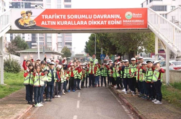 Başkan Kurnaz: "Çocuklarımız trafik eğitim pistinde kuralları eğlenerek öğreniyor" 
