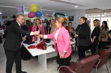 Başkan Kurnaz’dan öğretmenlere anlamlı jest: "Geleceğimizi şekillendiriyorsunuz" 