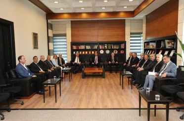 Başkan Özdemir İSO heyetine Niğde’nin yatırım potansiyelini anlattı 
