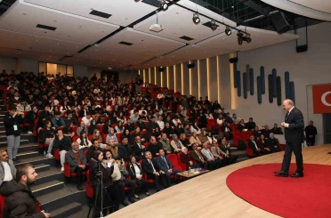 Başkan Özlü gençlere hem kariyer sırlarını hem de yeni hayalini anlattı 