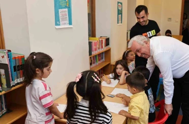 Başkan Şadi Özdemir, çocuklar ve ebeveynleri ile kütüphane buluştu 