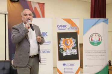 Başkan Sandıkçı: "3 yıldır kesintisiz, tüm öğrencilere burs desteği sağlayan tek belediyeyiz" 