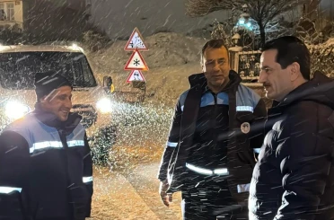 Başkan Taşkın gece boyu kar mesaisini sahada takip etti 