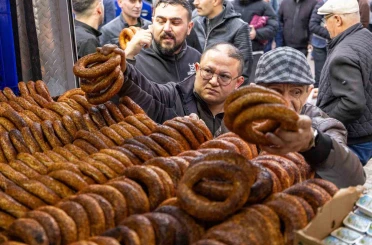 Başkan Tugay bayram namazında Bucalılarla buluştu 