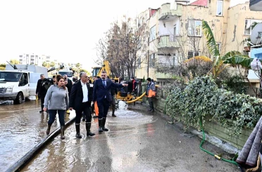Başkan Uysal: "Yoğun yağış bazı teknik aksaklıklarla birleşince sel ve su baskınlarına neden oldu" 
