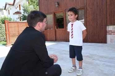 Başkan Yazıcıoğlu’ndan 7 yaşındaki çevreci çocuğa hediye 