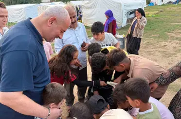 Başkan Yılmaz Yıldız, mevsimlik tarım işçilerinin çocuklarıyla buluştu
