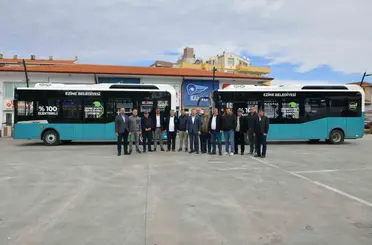 Başkan Yüksel, elektrikli otobüsleri tanıtmak için direksiyon başına geçti
