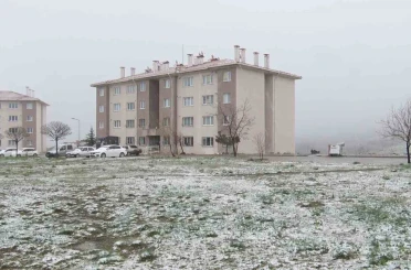 Başkentte kar ve karla karışık yağmur etkili oldu 