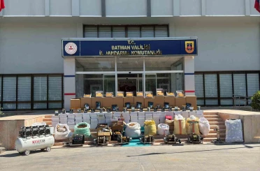 Batman’da kaçakçılık operasyonunda binlerce kaçak ürün ele geçirildi 