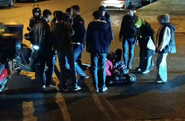 Batman’da motosikletten savrulan kurye yaralandı 